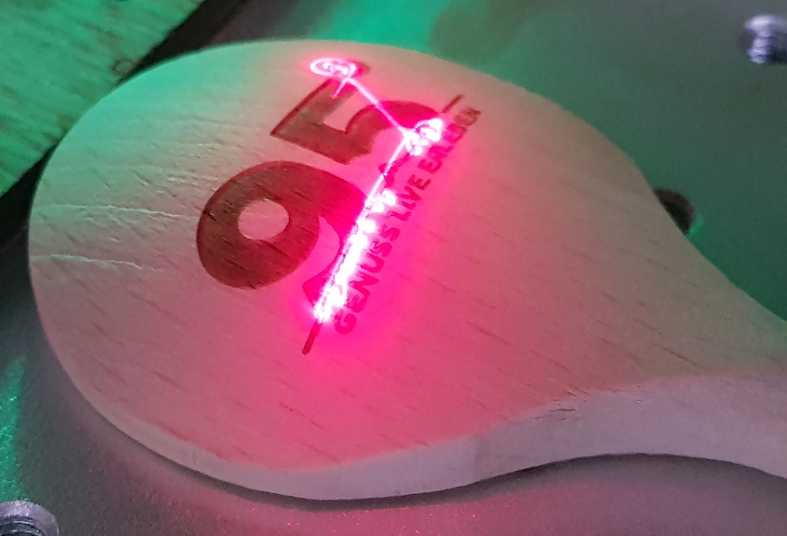 Laser Gravuren bis 600 cm² - regelmäßige Form